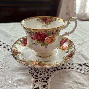 Royal Albert Old Country Roses Teacup Saucer